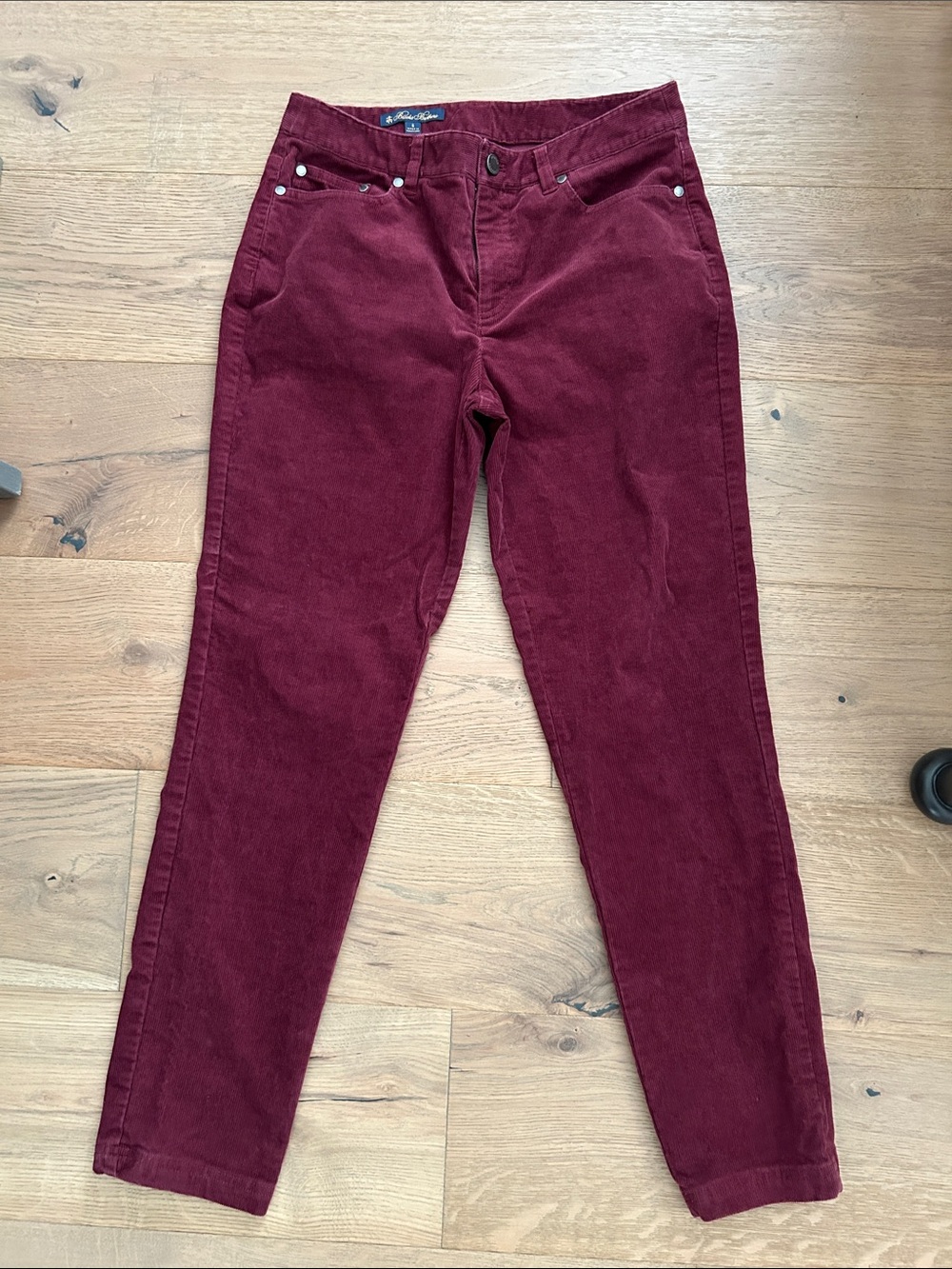 Brooks brothers sz 6 Women’s Burgundy Corduroy Jeans